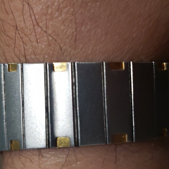 Vintage 1980s Pulsar 2 tone quartz watch V250-5220 - Picture 3 of 7